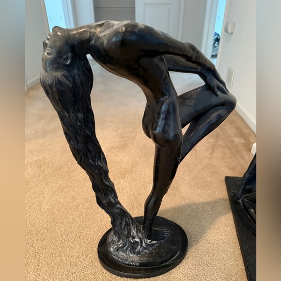 Vintage “Sultry Awakening” sculpture by Klara Sever. Austin productions signed - Picture 1 of 4